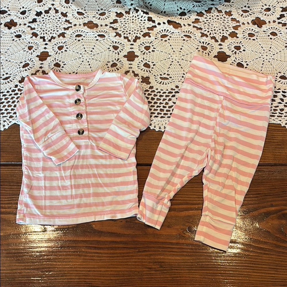 PLAY condition Lou Lou and Company top and bottoms. 3-6 month.